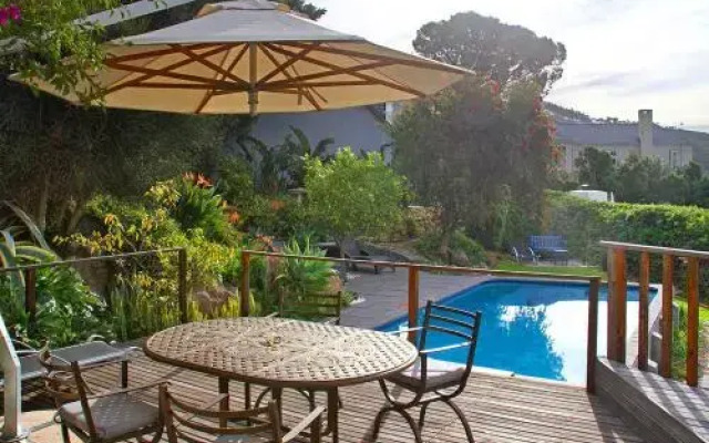 Cape Paradise Lodge and Apartments