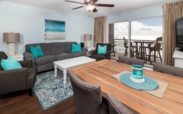 Pelican Isle 510 by RedAwning