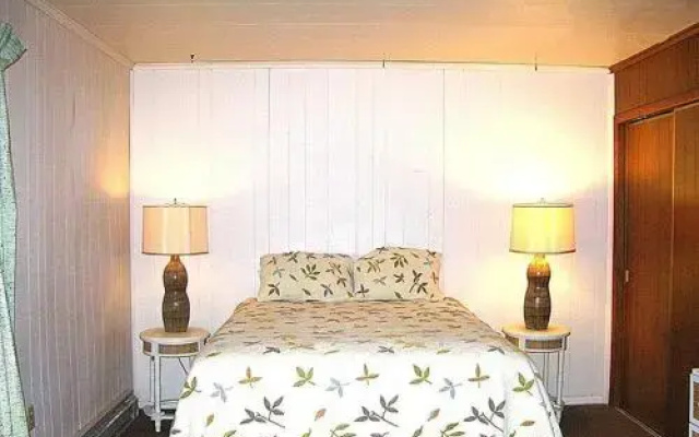 Gullway 2821 3 Br townhouse by RedAwning