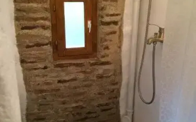 Dominic Boutique, Little Barn , Cloasterf