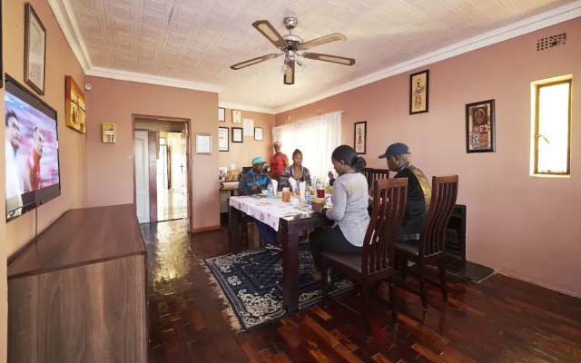 Flossie’s Bed and Breakfast