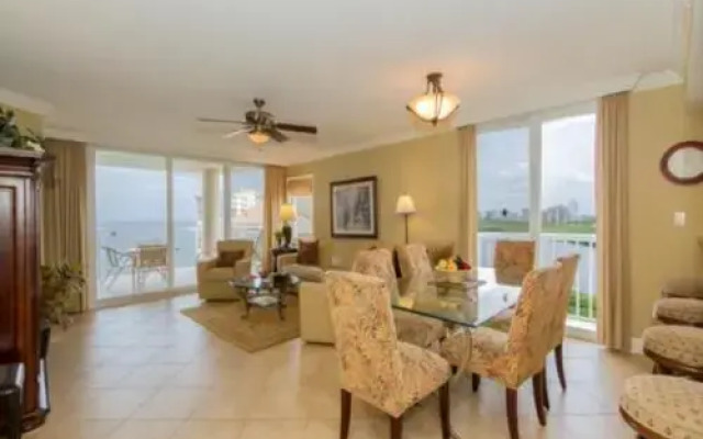 Deluxe Condo with Spectacular Views of the Gulf and Bay; Walk to the beach by RedAwning