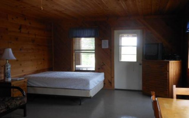 Bay Landing Camping Resort Cabin 2