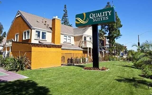 Quality Suites Anaheim Stadium