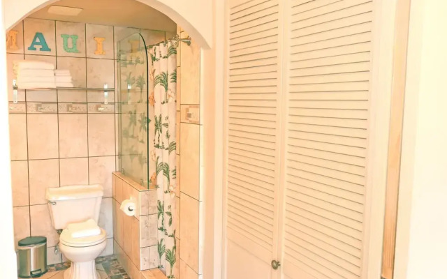 Kahana Villa F-410 by RedAwning