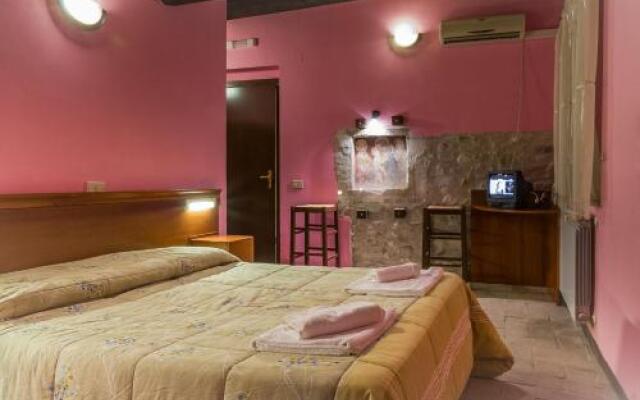 Rifugio Mola Del Sacramento