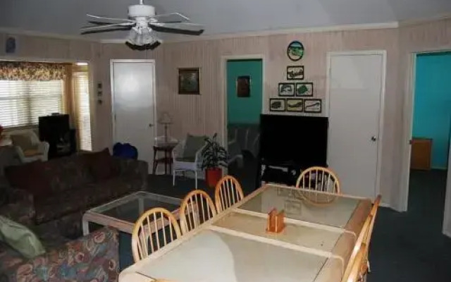 Guest G 61 4 Br Cottage by RedAwning