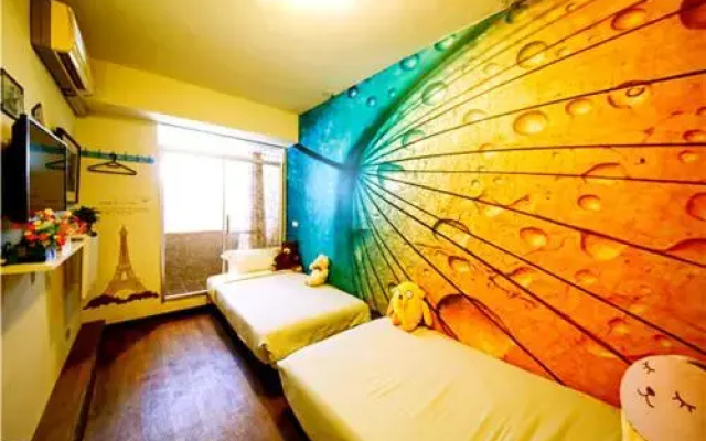 Tainan Station B&B