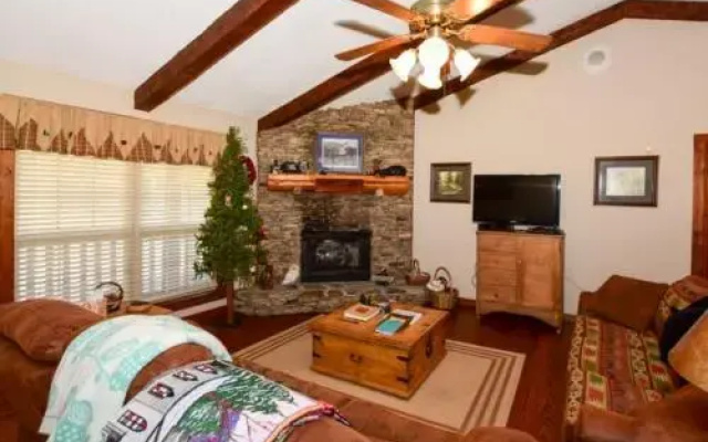 Owls Landing - 2 Br home by RedAwning