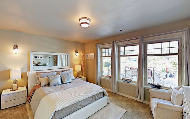 2254 Mariners Way Home