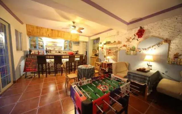 Xiamen Under The Banyan Cafe Hostel