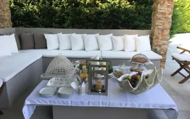 Palm Sani Villa by JJ Hospitality