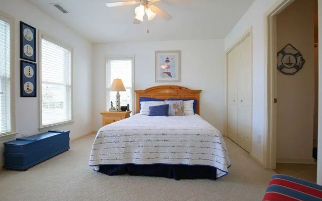 Libby's Lookout 4 Bedroom Home by RedAwning