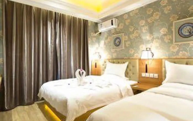 Chinese National Colors Hotel