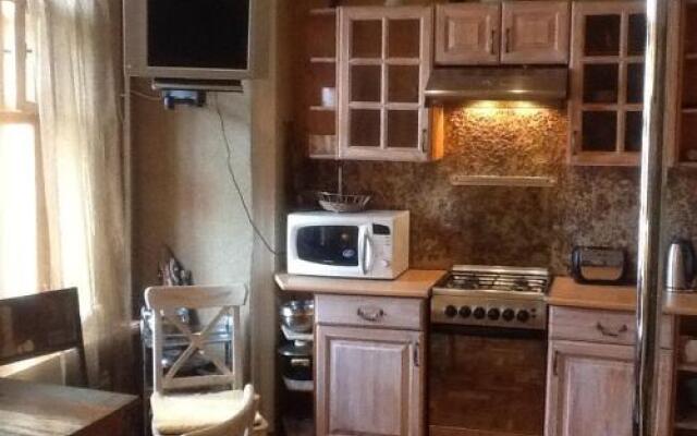 На Лиговском 80