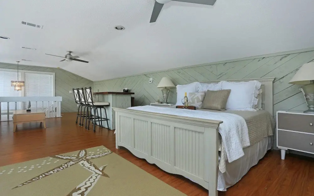 Seaview Hideaway