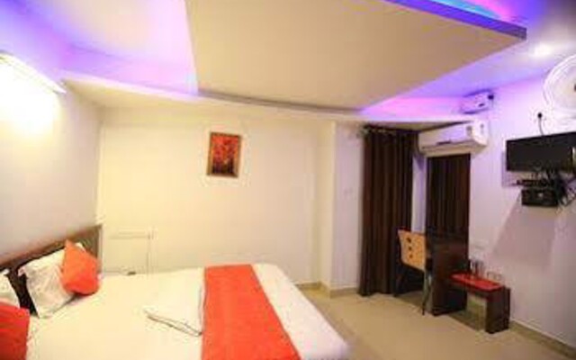 Zo Rooms Majestic Railway Station