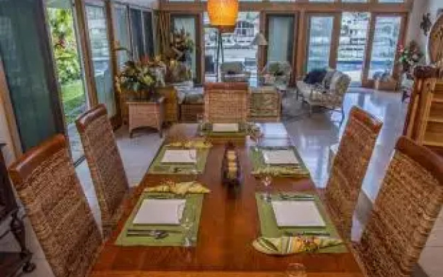 Honolulu Waterfront Villa