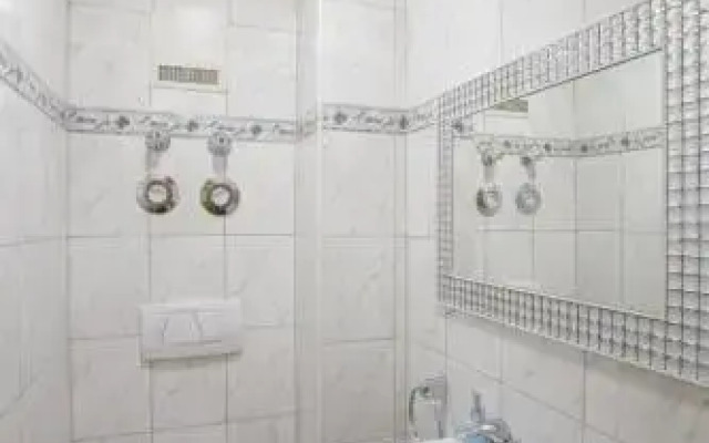 Golden GaPa Penthouse 1