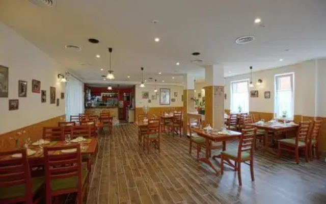Casablanca Rooms and Restaurant