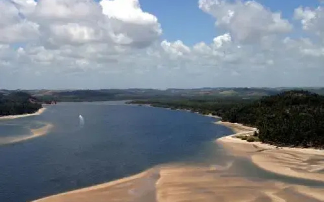 Praia Dos Carneiros Flat Hotel