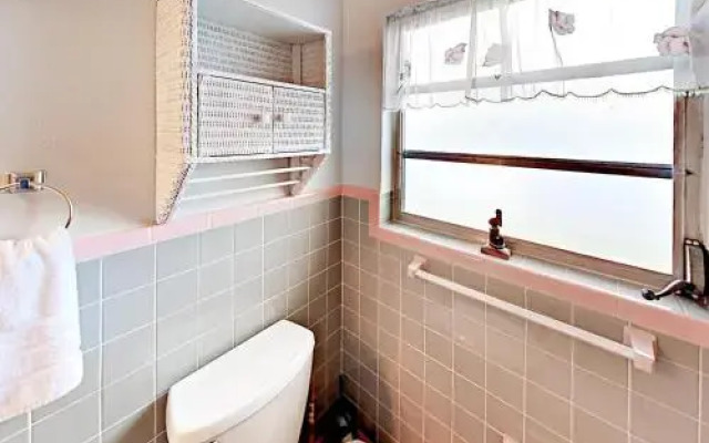 2275 Hawthorne Street Home