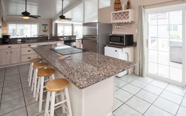 Cuddlefish - 5 Br Home