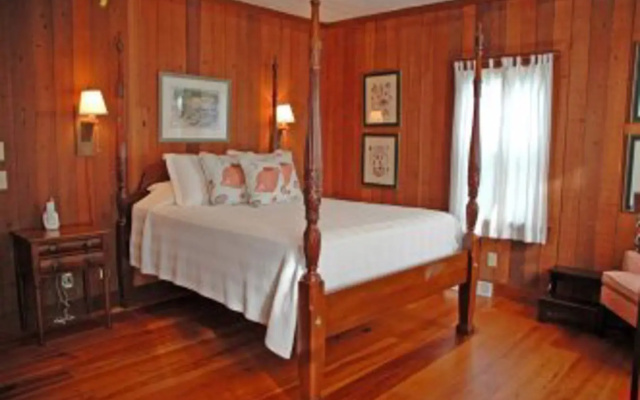 139 Kitchens Creek 8 Br Home by RedAwning
