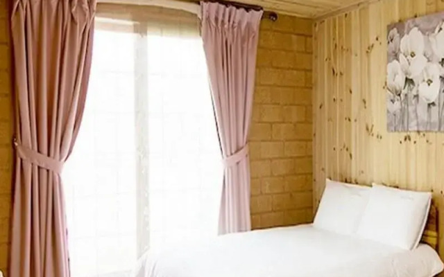 Hwangto Resort