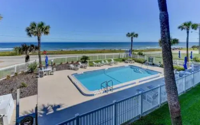 Starboard Light 7 by Distinctive Beach Rentals