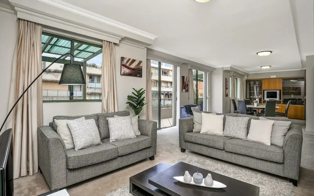 Dual Level Apt Darling Harbour HWD89