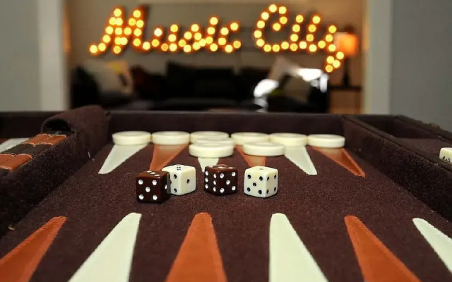 Hip Bungalow - 2 Br Home