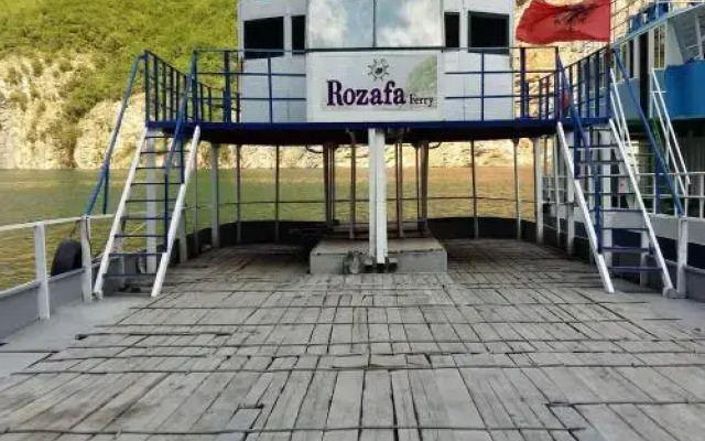 Rozafa Ferry & Accommodation