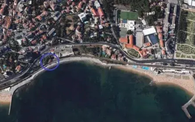 Monte Estoril Train Station Flat