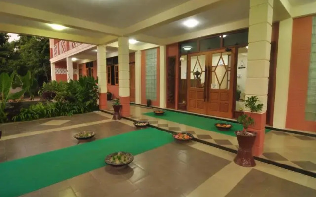 Royal Diamond Motel
