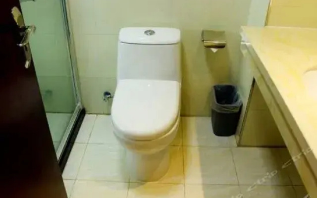 Super 8 Shenyang Liutiao Lake North Tower