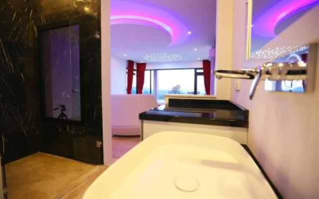 Villa Eylul by Akdenizvillam