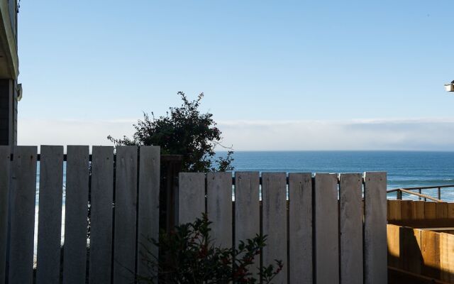 Roads End Light House