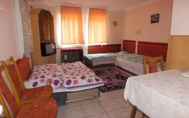 Guest House Rózsakert
