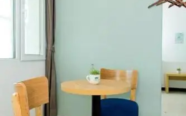 He Tu Traveling Hotel