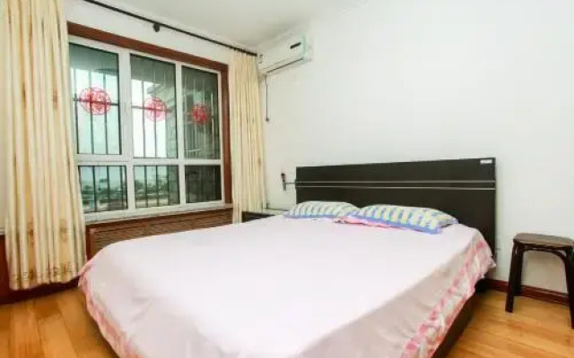 Jinshatan Qinglang Holiday Hotel
