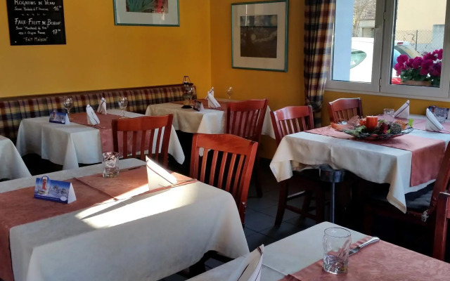 Logis Hôtel Restaurant du Cygne