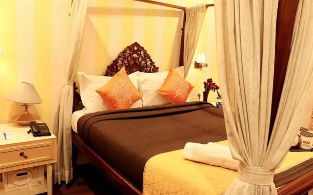 OYO Premium Sarat Bose Road