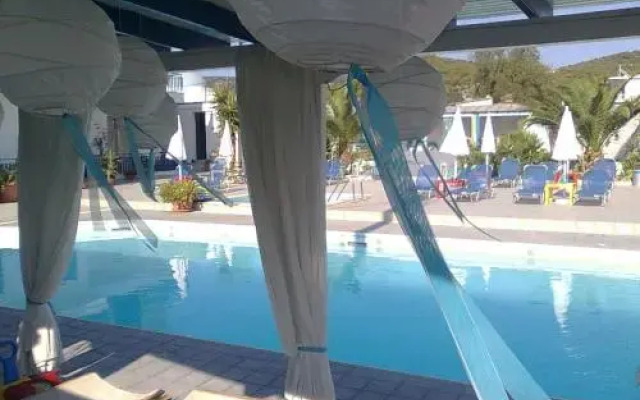 Helios Hotel