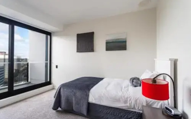 Stylish Two Bedroom Apartment With A View