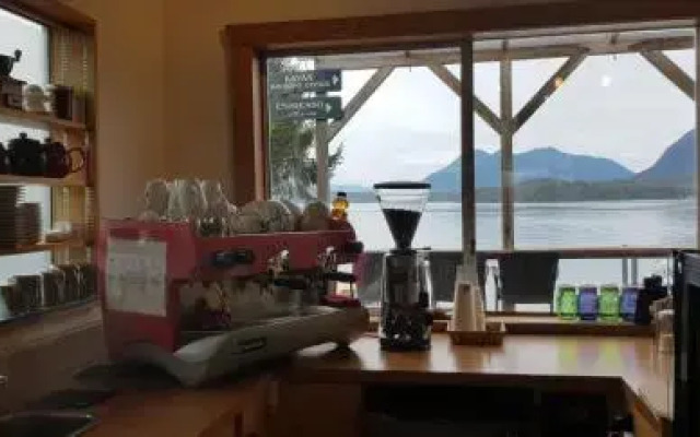 Tofino Paddlers Inn