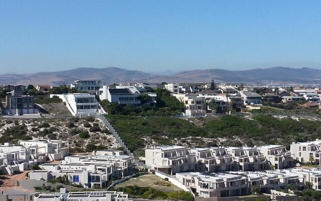 7 Views Self Catering Beachfront Apartment