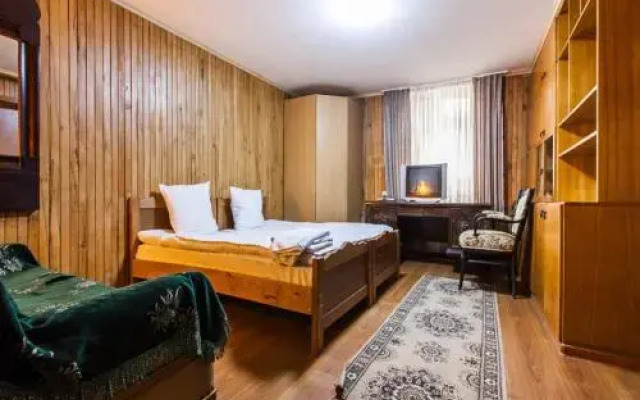 Aparthotel Econom Royal