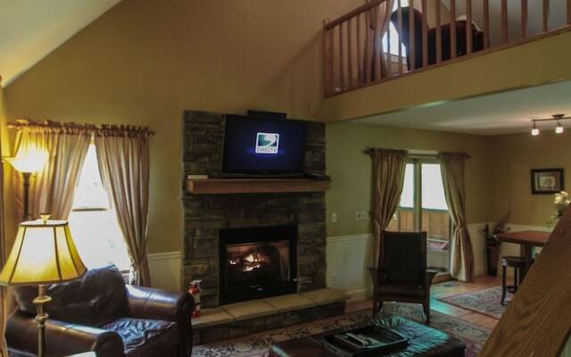 Couples Paradise - Hocking Hills