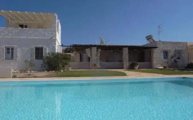 Villa Naousa